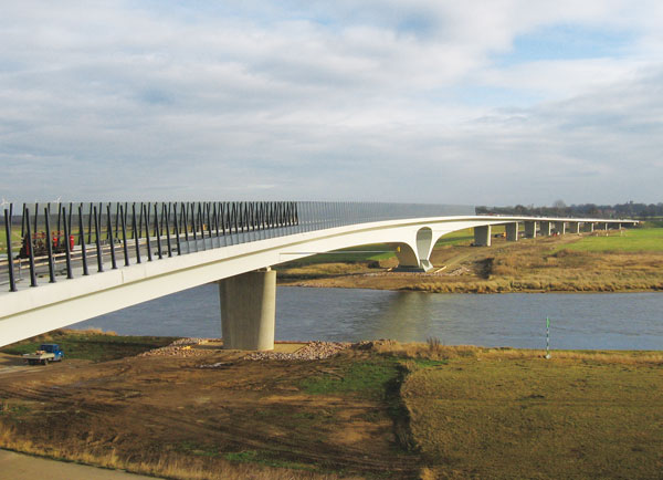 Neubau der Elbebrücke Mühlberg, Überbau der Strombrücke
