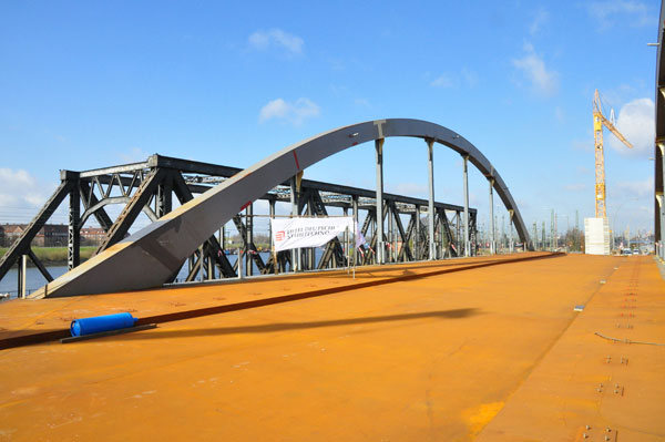 Neubau der Niederfelder Brücken, 2 Stabbogenbrücken