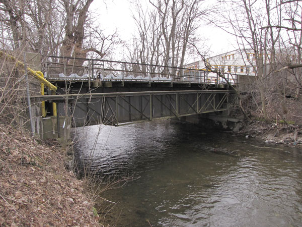 Sanierung Straßenbrücke über den Stadtbach; MAN Diesel SE Augsburg