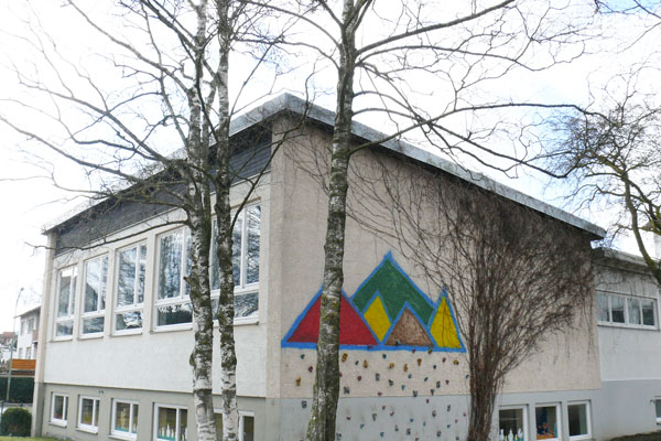 Schule im Schulweg 2, Steinheim, Alte Turnhalle und Dachkonstruktion Schule
