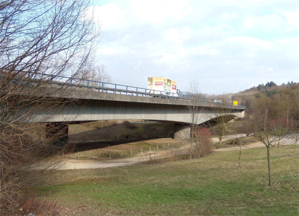 Nachrechnung von 3 Spannbetonbrücken am Plochinger Dreieck