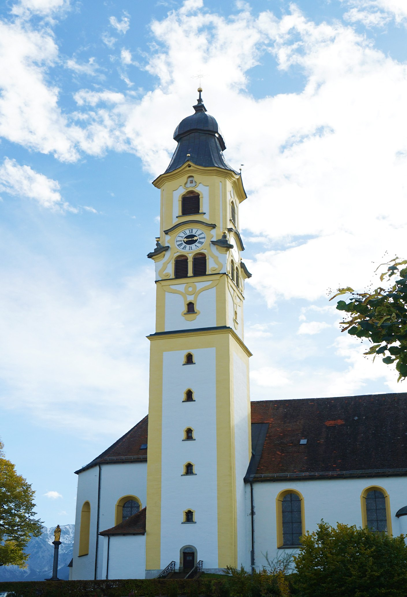 Kath. Pfarrkirche St. Nikolaus in Pfronten - Turm und alte Sakristei