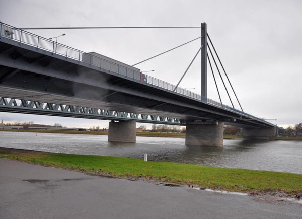 Anfahrschaden Rheinbrücke Maxau bei Karlsruhe