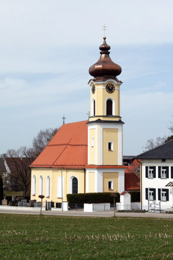 Kath. Pfarrkirche St. Afra in Lachen-Benningen