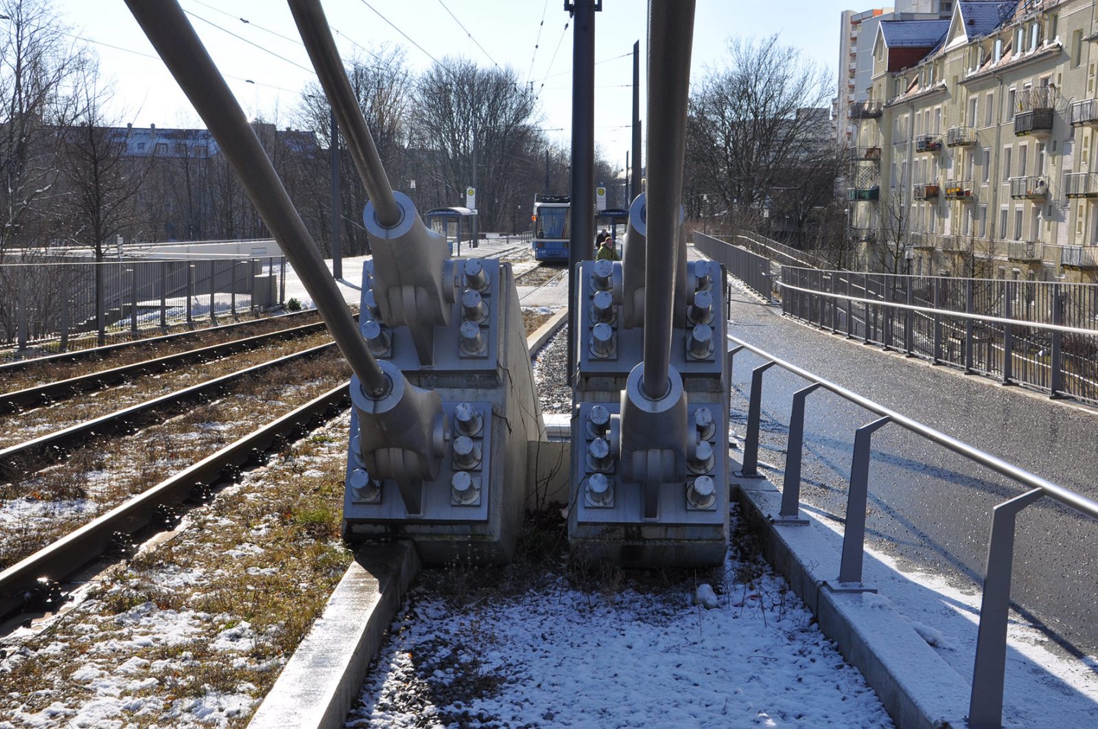 Brücke Schenkendorfstraße - Nachrechnung für Tram AVENIO